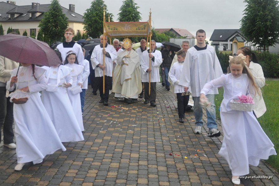 58 Procesja eucharystyczna.jpg